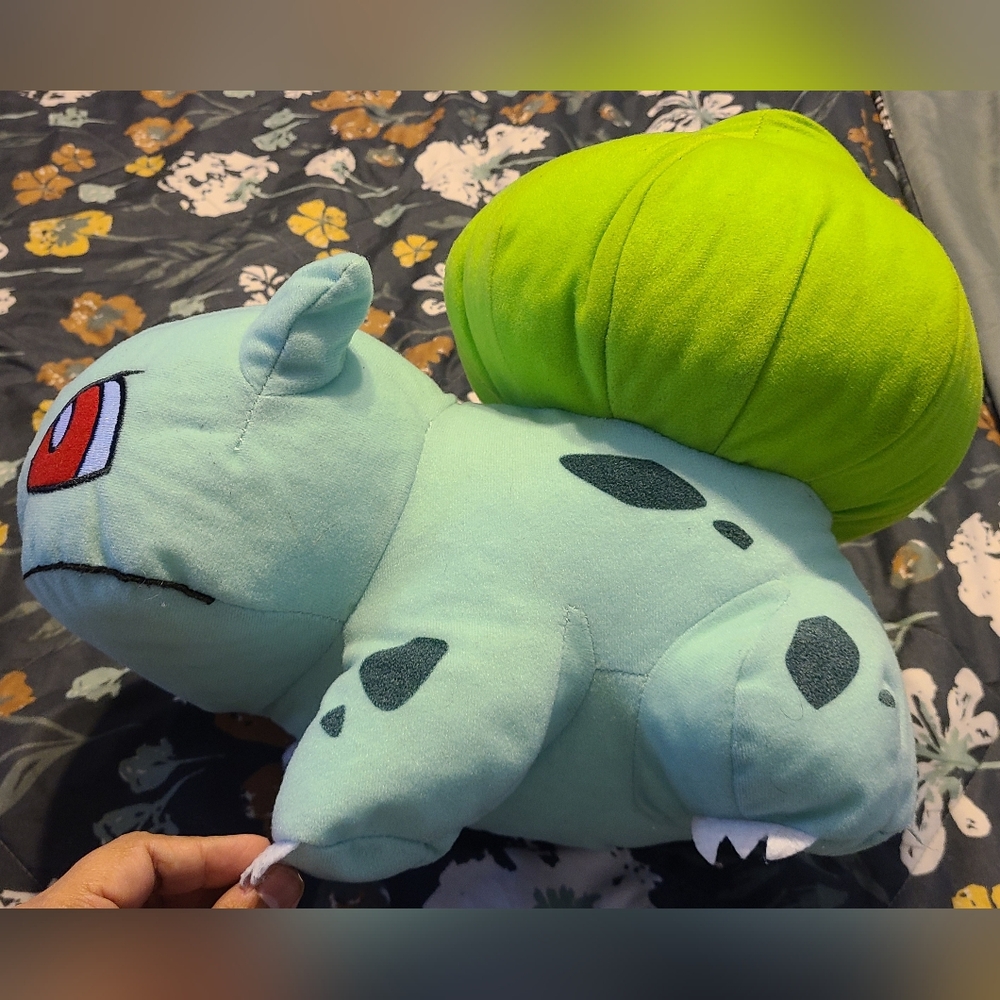 Pokémon Bulbasaur Plush Stuffed Animal 14 in Collectible  Toy Factory 2015